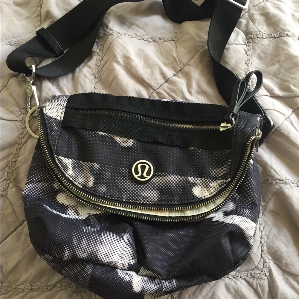 Lululemon bag